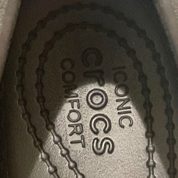 Black Red Rosette Maryjane Crocs Stomp Clog Rubber Slip On Casual Comfort size 8 - Picture 7 of 13